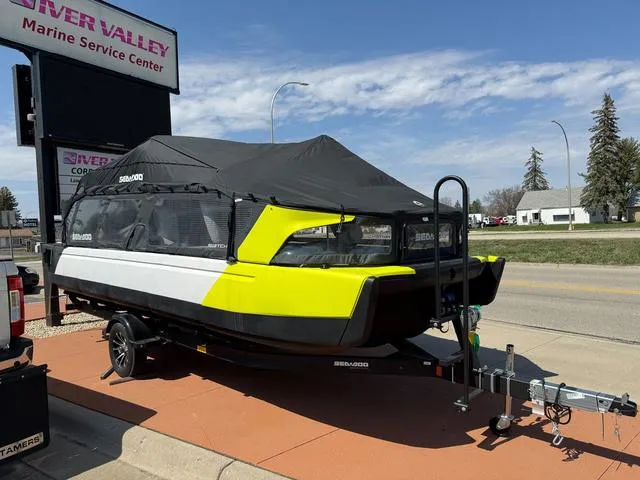 Slide: The Image of Sea-Doo Switch Sport 21 2024 - 17