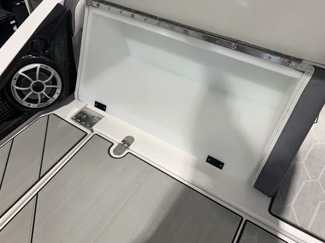 Slide: The Image of Yamaha 252XE 2024 - 6