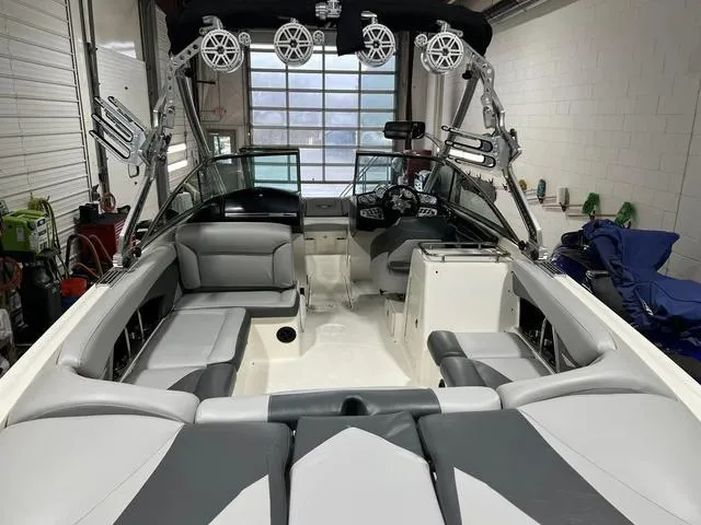 Slide: The Image of MasterCraft X55 2009 - 5