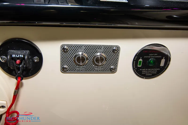 Slide: The Image of Chris-Craft Calypso 35 2024 - 52