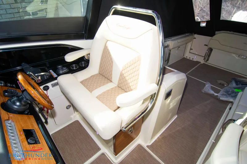 Slide: The Image of Chris-Craft Calypso 35 2024 - 55