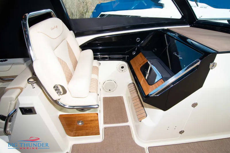 Slide: The Image of Chris-Craft Calypso 35 2024 - 57