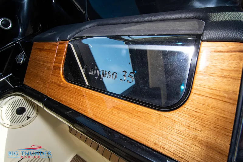 Slide: The Image of Chris-Craft Calypso 35 2024 - 61