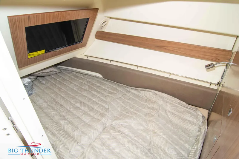 Slide: The Image of Chris-Craft Calypso 35 2024 - 66