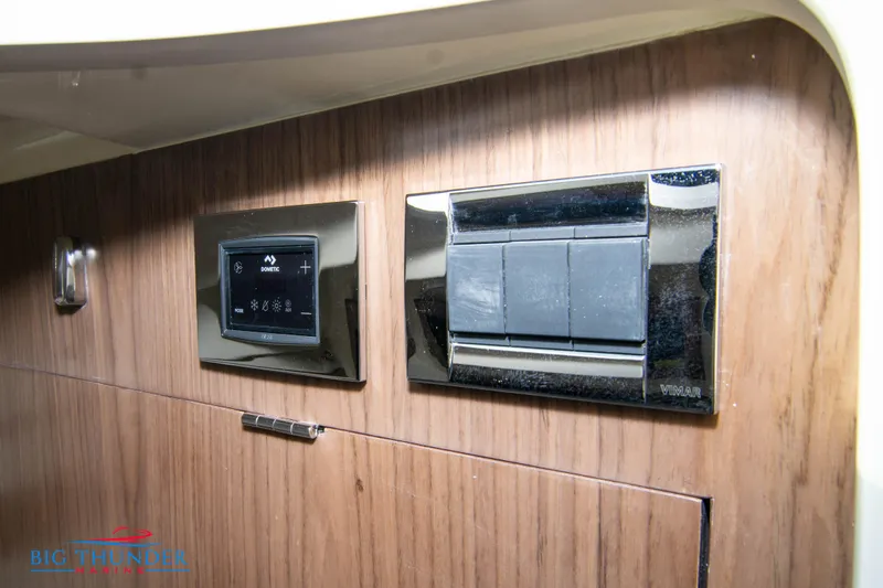 Slide: The Image of Chris-Craft Calypso 35 2024 - 67