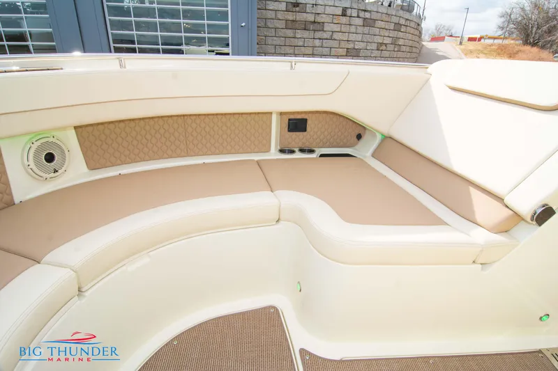 Slide: The Image of Chris-Craft Calypso 35 2024 - 73