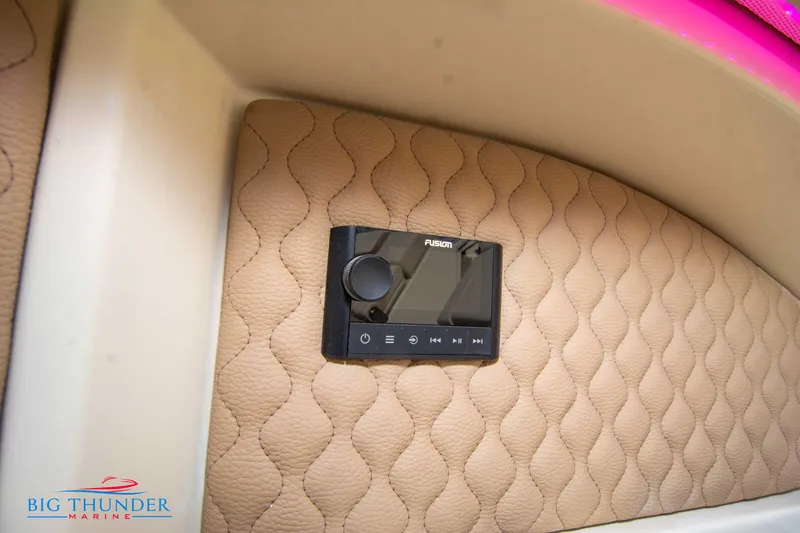 Slide: The Image of Chris-Craft Calypso 35 2024 - 74