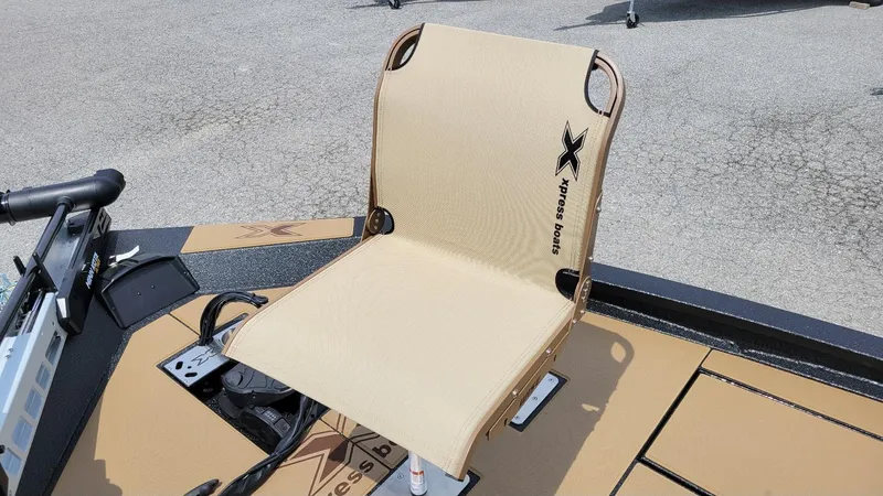 Slide: The Image of 2025 Xpress H20C Crappie boat seat with Yamaha Vmax 175, featuring tan upholstery. - 15