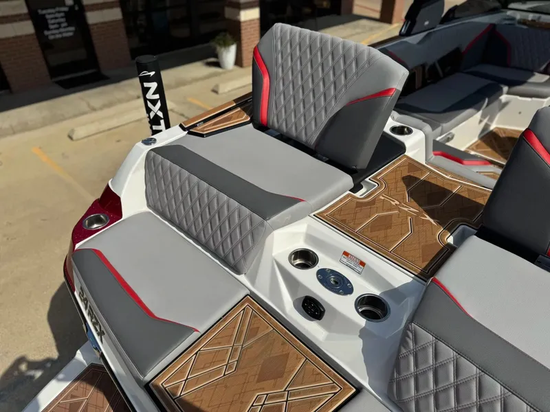 Slide: The Image of Tigé 24RZX 2024 - 5