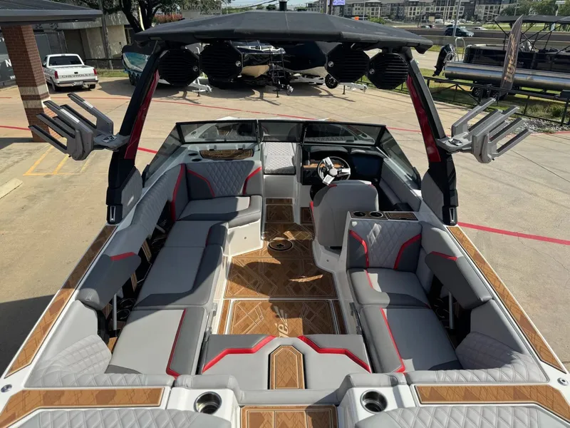 Slide: The Image of Tigé 24RZX 2024 - 6