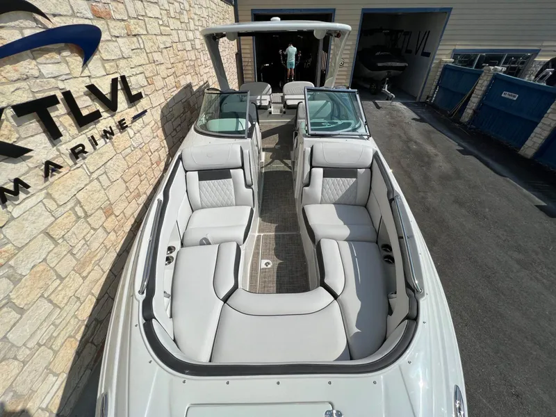 Slide: The Image of Crownline Boats E305 2024 - 17