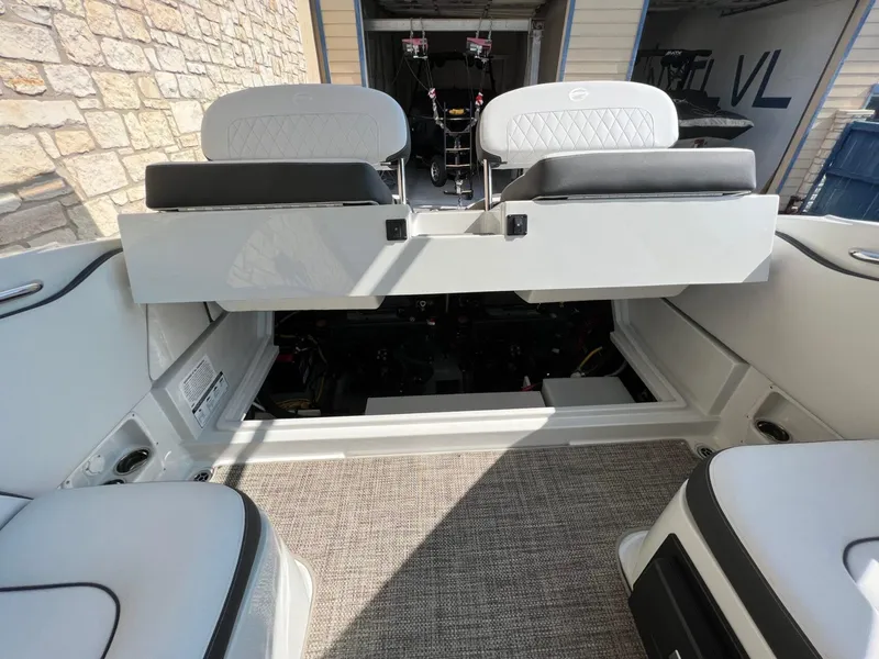 Slide: The Image of Crownline Boats E305 2024 - 20