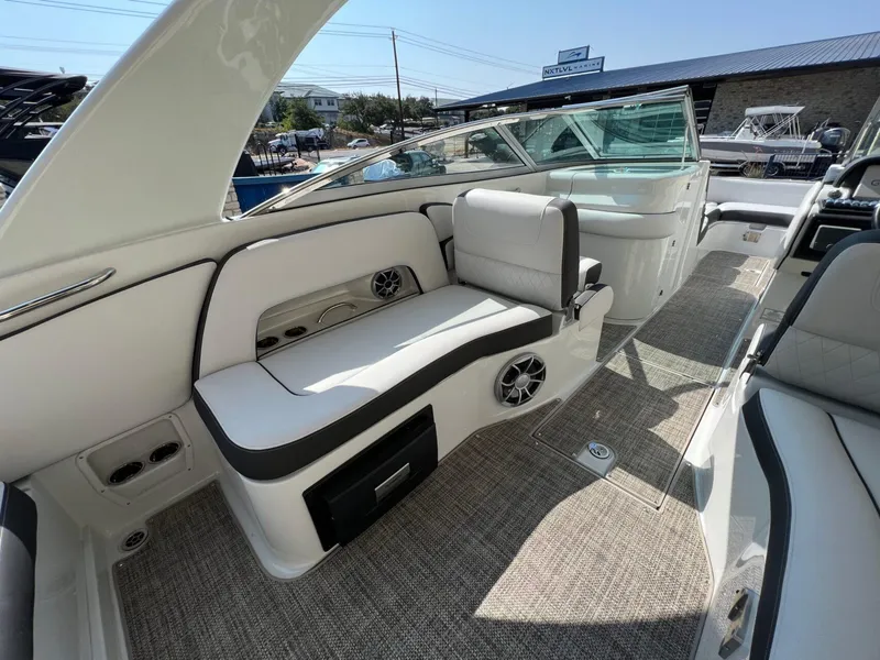 Slide: The Image of Crownline Boats E305 2024 - 7