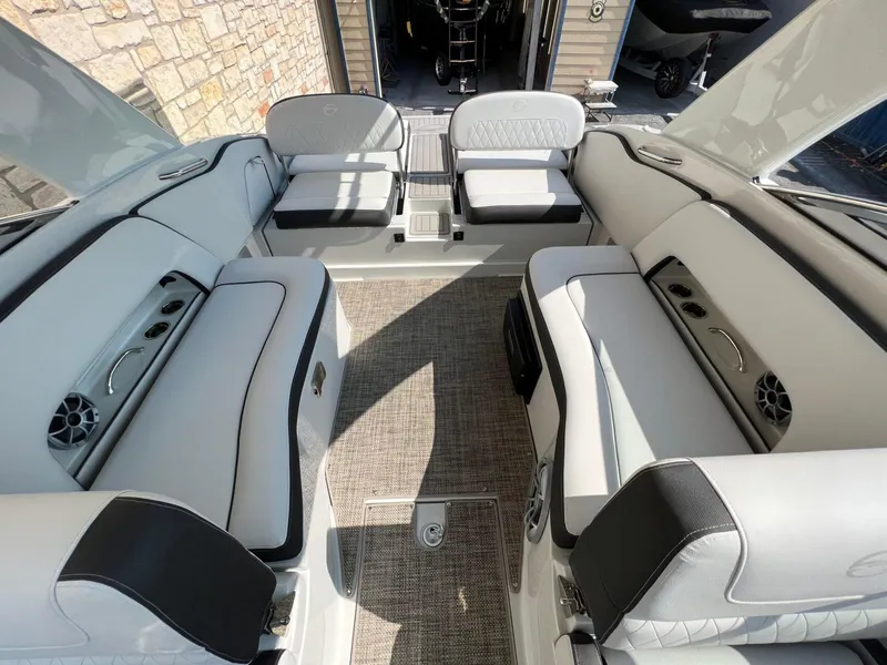 Slide: The Image of Crownline Boats E305 2024 - 9