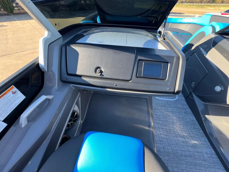 Slide: The Image of Trifecta 25Sport C9 DC 3.0 2024 - 12