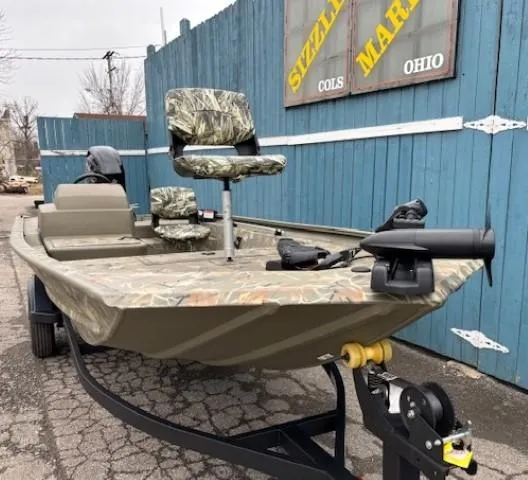 Slide: The Image of Tracker Grizzly 1754 SC 2024 - 2