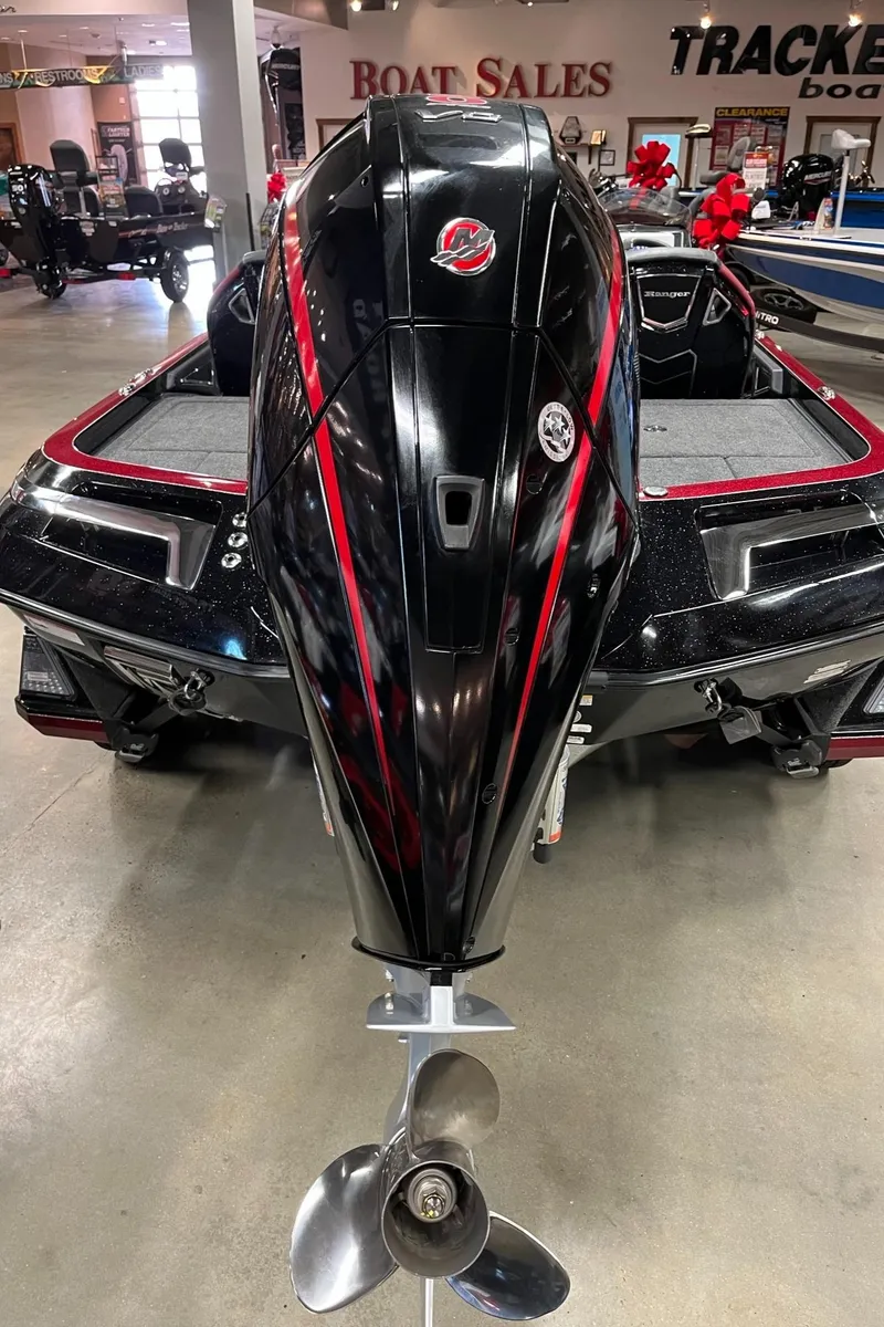 Slide: The Image of 2024 Ranger Z520R Ranger Cup Equipped boat on display at a showroom. - 4
