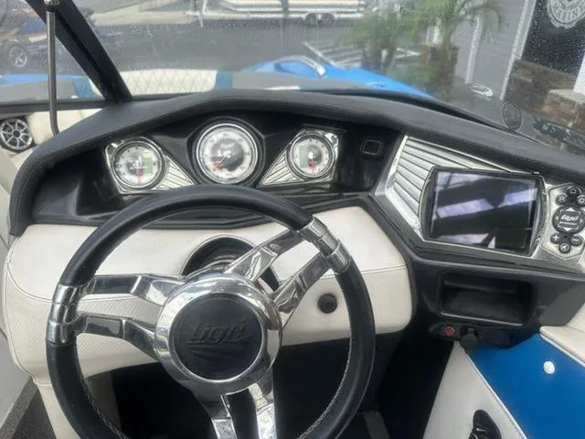 Slide: The Image of Tigé RZ4 2013 - 19