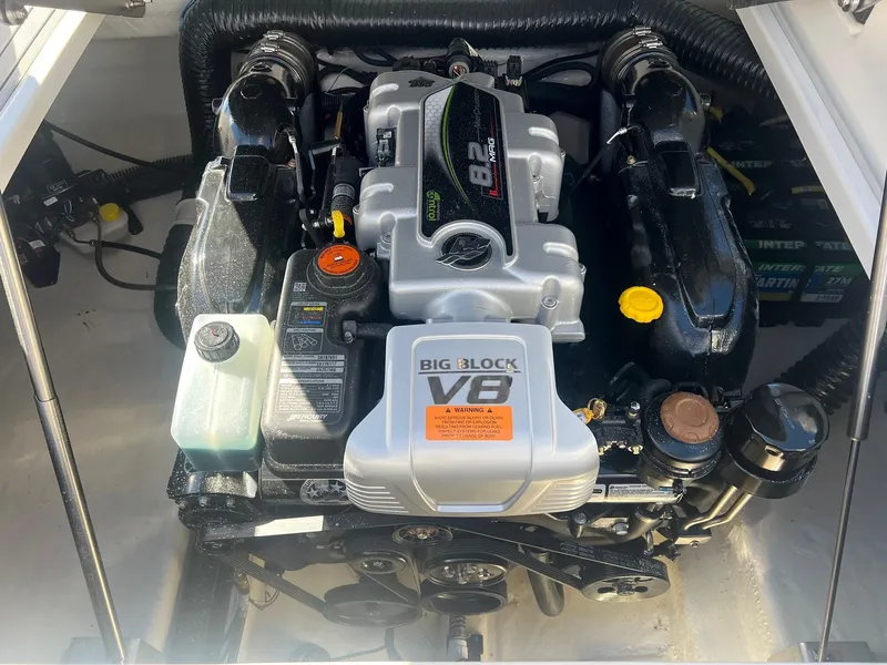 Slide: The Image of 2024 Chaparral 287 SSX engine, featuring a powerful 8.2L Big Block V8. - 6