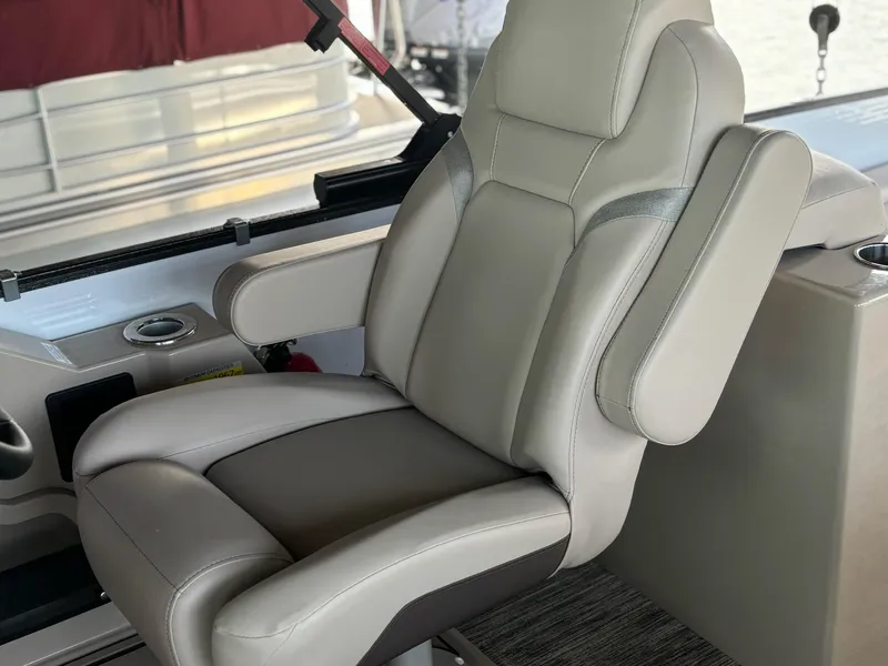 Slide: The Image of Crest Caribbean LX 250SLRC CP3 2024 - 14