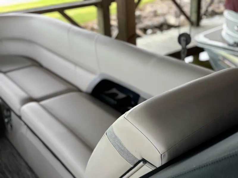 Slide: The Image of Crest Caribbean LX 250SLRC CP3 2024 - 3