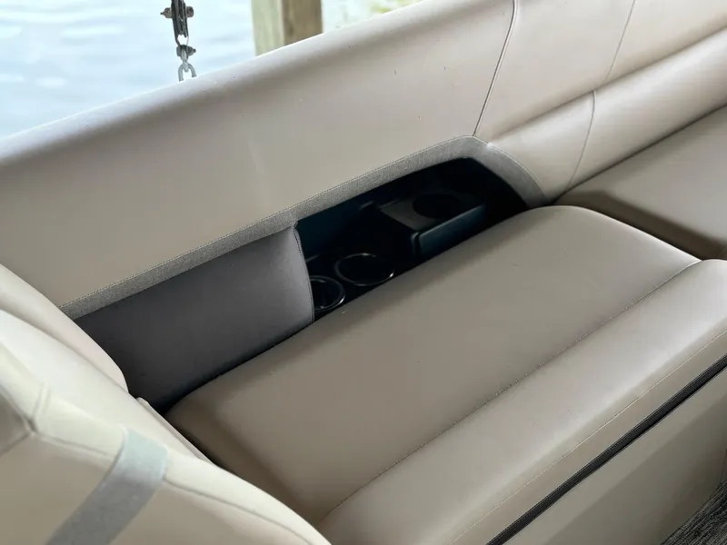 Slide: The Image of Crest Caribbean LX 250SLRC CP3 2024 - 4