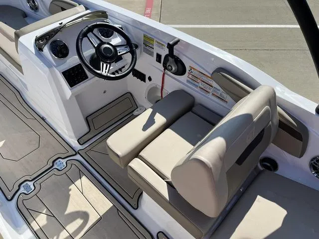 Slide: The Image of Hurricane SS205-IO 4.5 MPI 2024 - 10