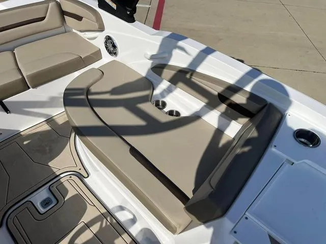 Slide: The Image of Hurricane SS205-IO 4.5 MPI 2024 - 12