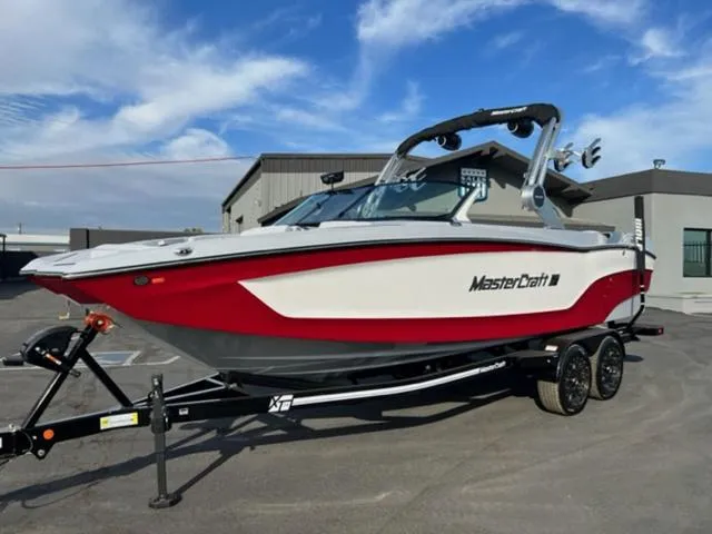 Slide: The Image of MasterCraft XT24 2024 - 2