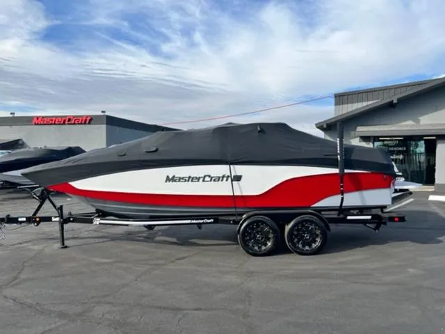 Slide: The Image of MasterCraft XT24 2024 - 22