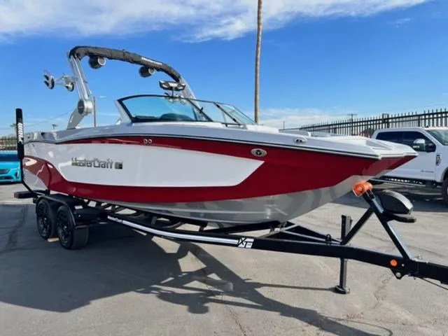 Slide: The Image of MasterCraft XT24 2024 - 4