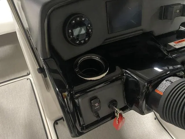 Slide: The Image of Yamaha SX195 2024 - 15