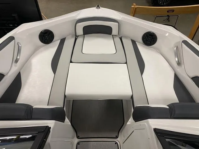 Slide: The Image of Yamaha SX195 2024 - 20