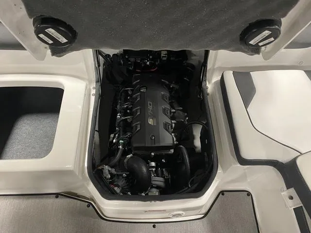 Slide: The Image of Yamaha SX195 2024 - 8