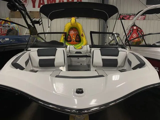 Slide: The Image of Yamaha SX195 2024 - 2