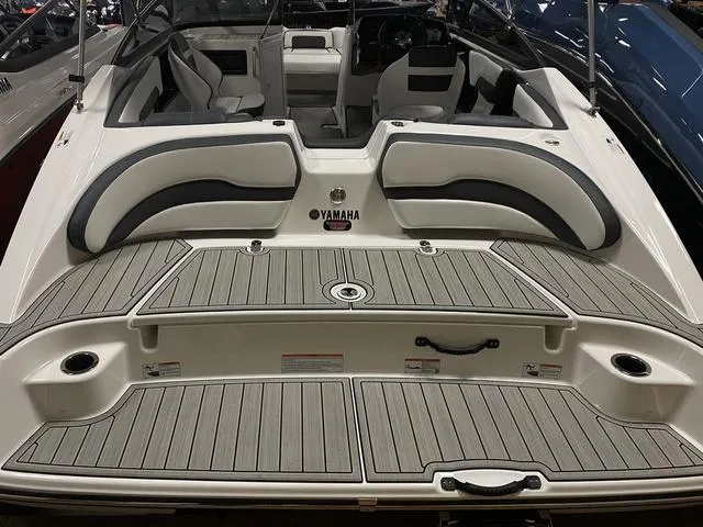 Slide: The Image of Yamaha SX195 2024 - 4