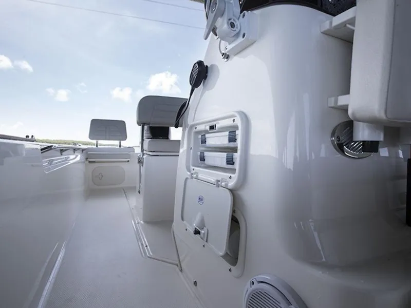 Slide: The Image of Boston Whaler 150 Montauk 2025 - 11