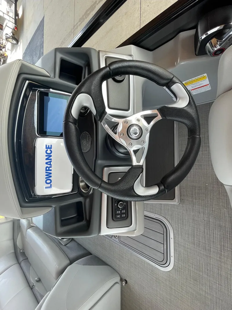 Slide: The Image of Regency 230 DL3 2024 - 76