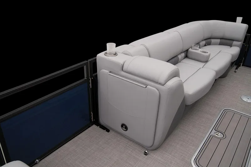 Slide: The Image of Regency 250 LE3 Sport 2024 - 26