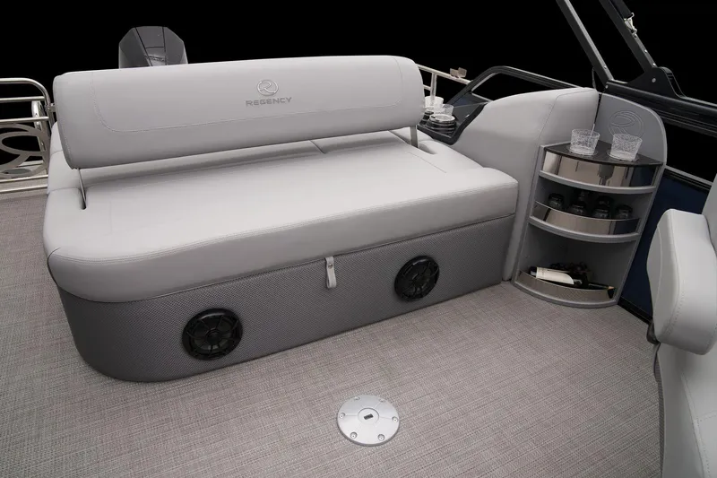 Slide: The Image of Regency 250 LE3 Sport 2024 - 46