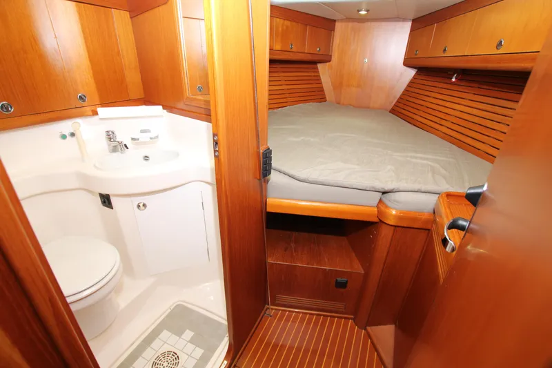 Slide: The Image of Forward cabin and head - 20