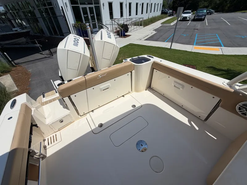 Slide: The Image of Scout 255 DORADO 2024 - 4