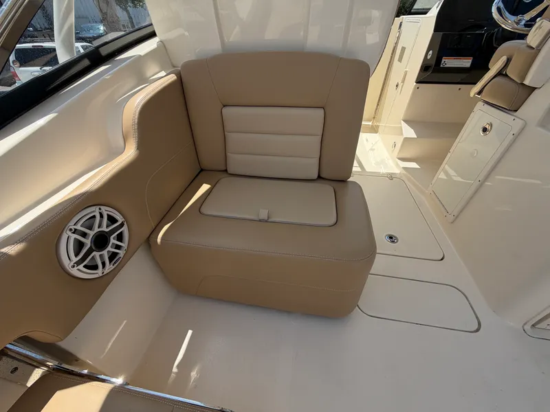Slide: The Image of Scout 255 DORADO 2024 - 7