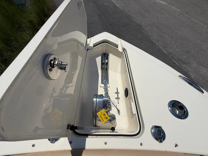 Slide: The Image of Scout 255 DORADO 2024 - 28