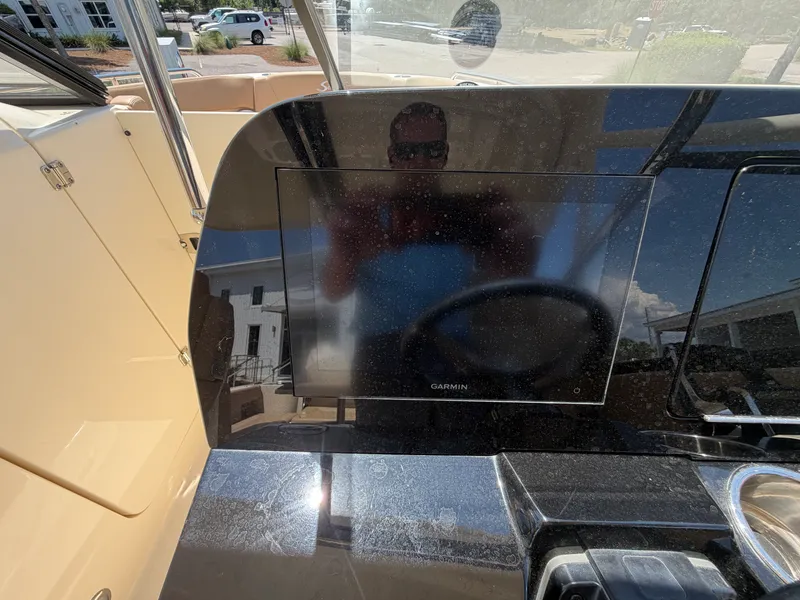 Slide: The Image of Scout 255 DORADO 2024 - 17