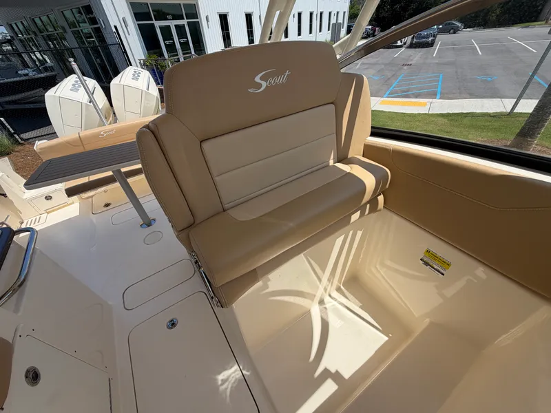Slide: The Image of Scout 255 DORADO 2024 - 12
