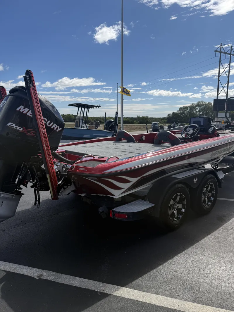 Slide: The Image of Phoenix Boats 721 PRO 2013 - 26