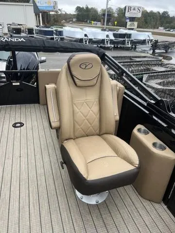 Slide: The Image of Veranda VX22RC Luxury Tri-Toon 2025 - 13