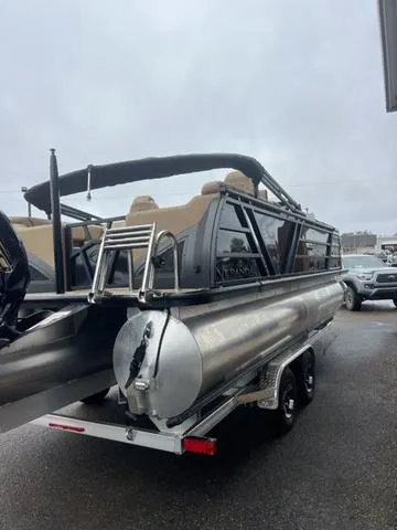 Slide: The Image of Veranda VX22RC Luxury Tri-Toon 2025 - 6