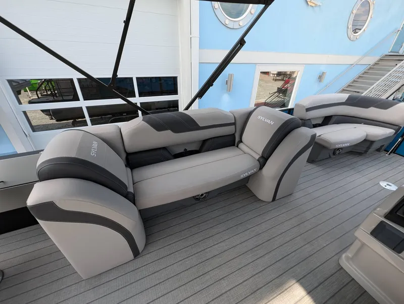 Slide: The Image of Sylvan L-3 Party Fish 2024 - 10